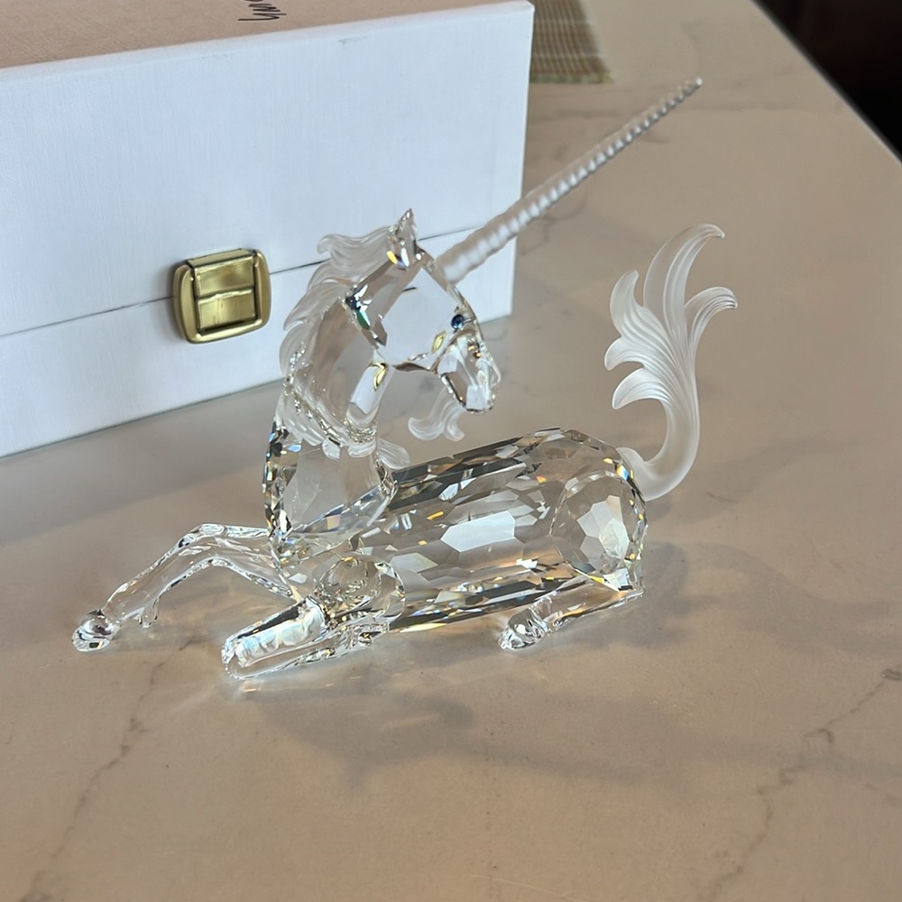 Swarovski crystal unicorn 💜🦄 - Picture 2 of 7